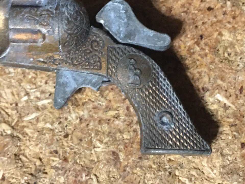 ROY ROGERS MINIATURE TOY CAP PIECE - photo 2