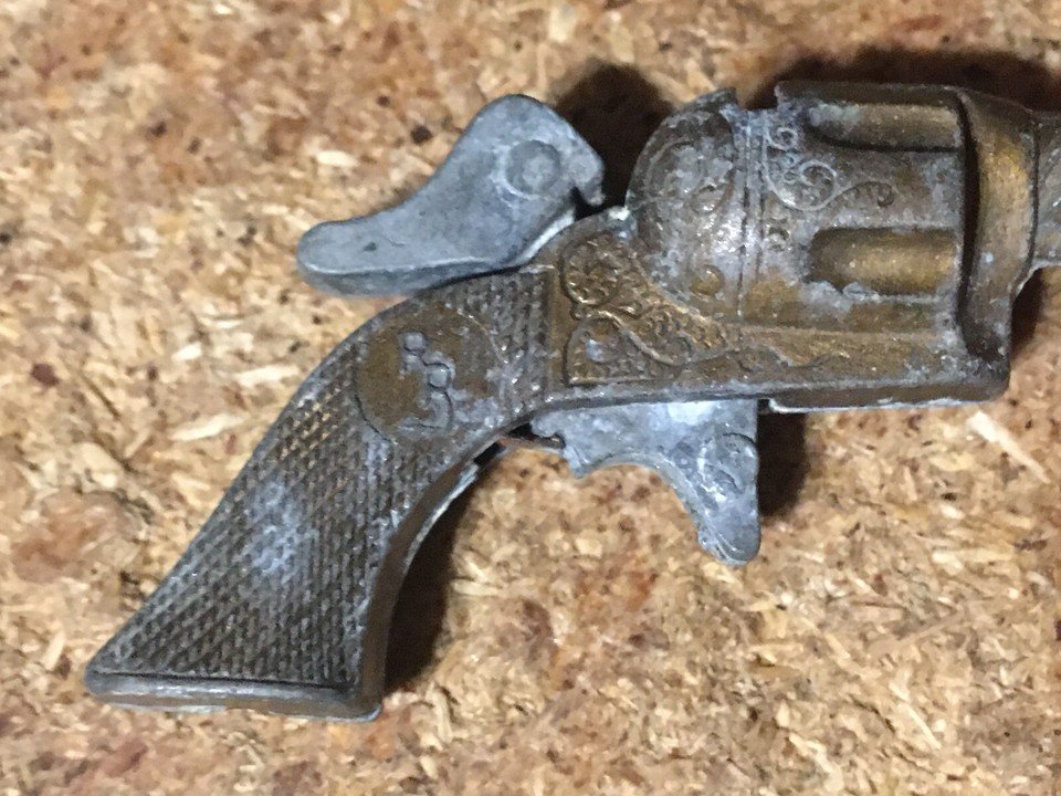 ROY ROGERS MINIATURE TOY CAP PIECE - photo 3
