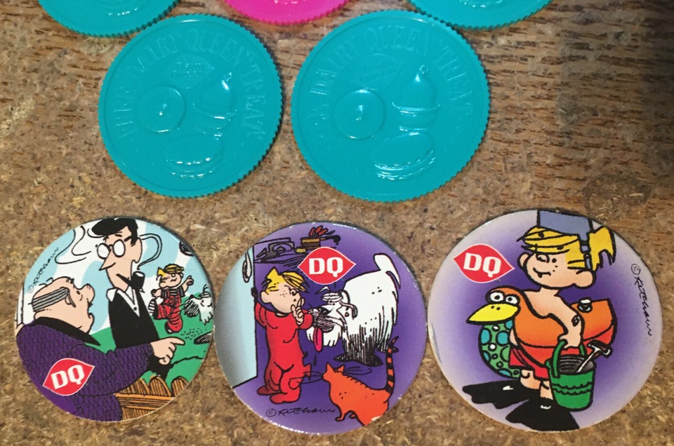 LOT OF 8 DAIRY QUEEN FREE TREAT PLASTIC TOKEN DENNIS THE MENACE - photo 2