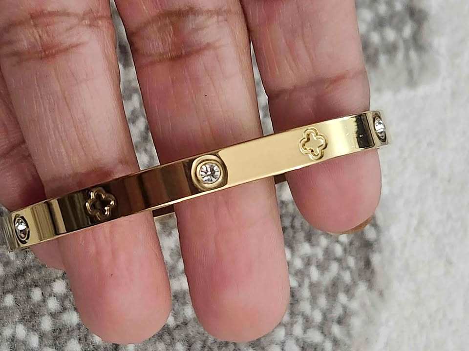 Clover leaf Titanium Steel, Diamond-Encrusted & Gold Bracelet
