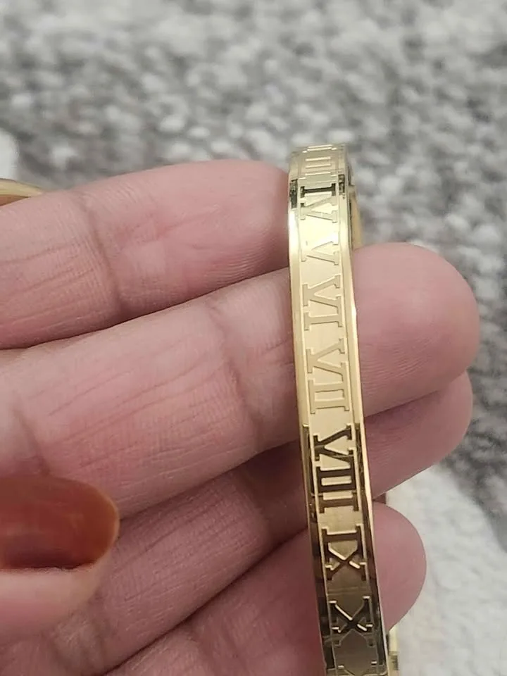 Chic Gold Bracelet Set – Roman Numerals & Crystals ✨ image indicator(3)