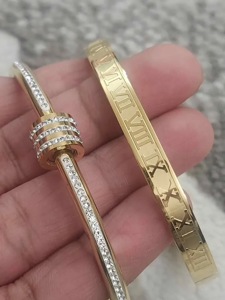 Chic Gold Bracelet Set – Roman Numerals & Crystals ✨ image indicator(4)