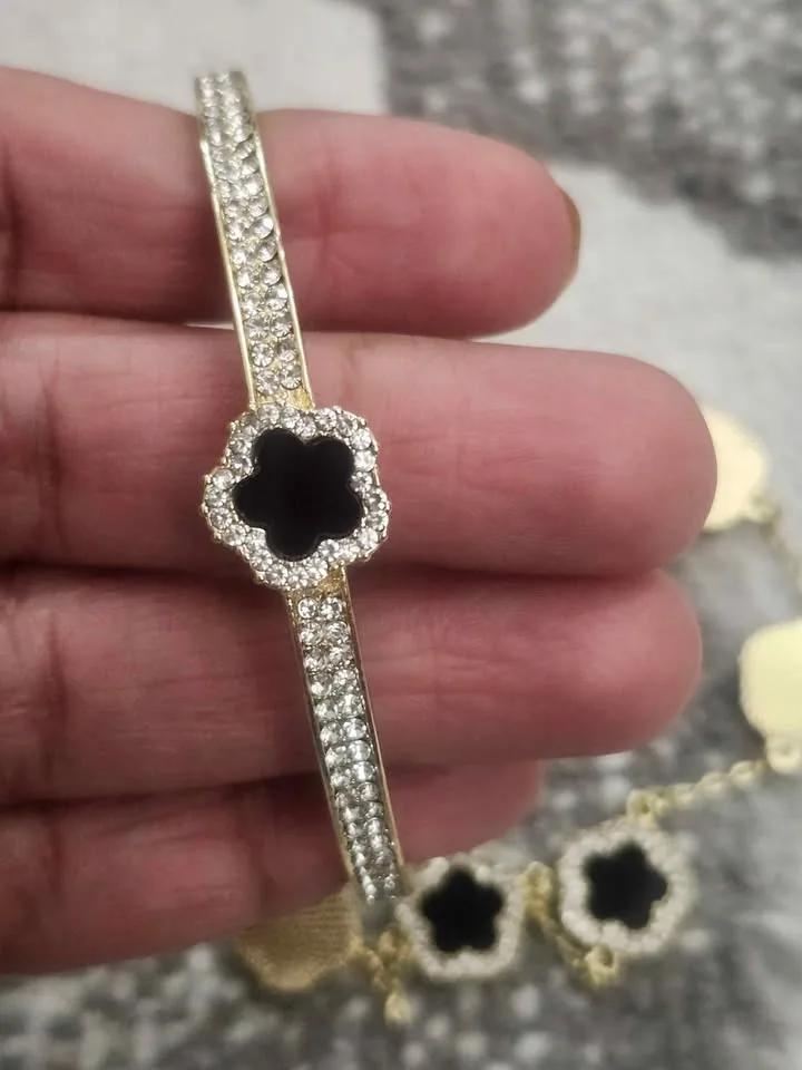 🌸 2pcs Set – Five-Petal Flower Zirconia Bracelet & Bangle 🌸 image indicator(2)