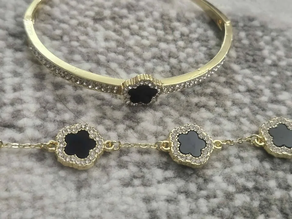 🌸 2pcs Set – Five-Petal Flower Zirconia Bracelet & Bangle 🌸 image indicator(4)