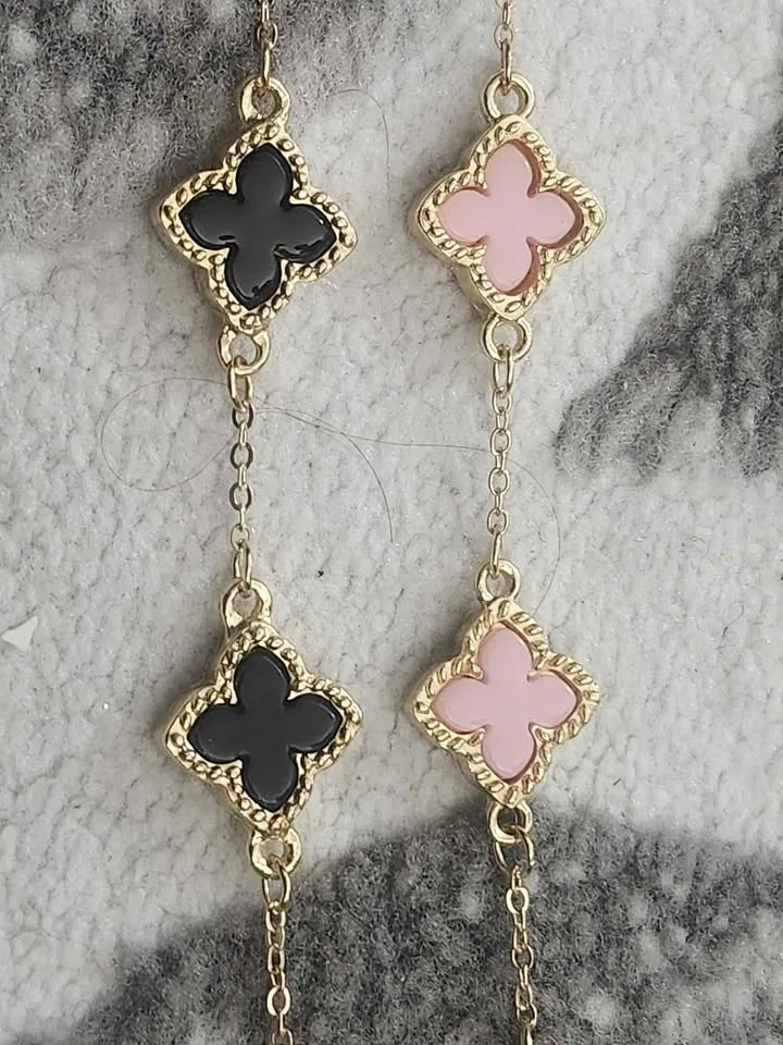 🌸 Elegant Clover Bracelet – Gold Finish (Pink or Black) 🌸 image indicator(2)