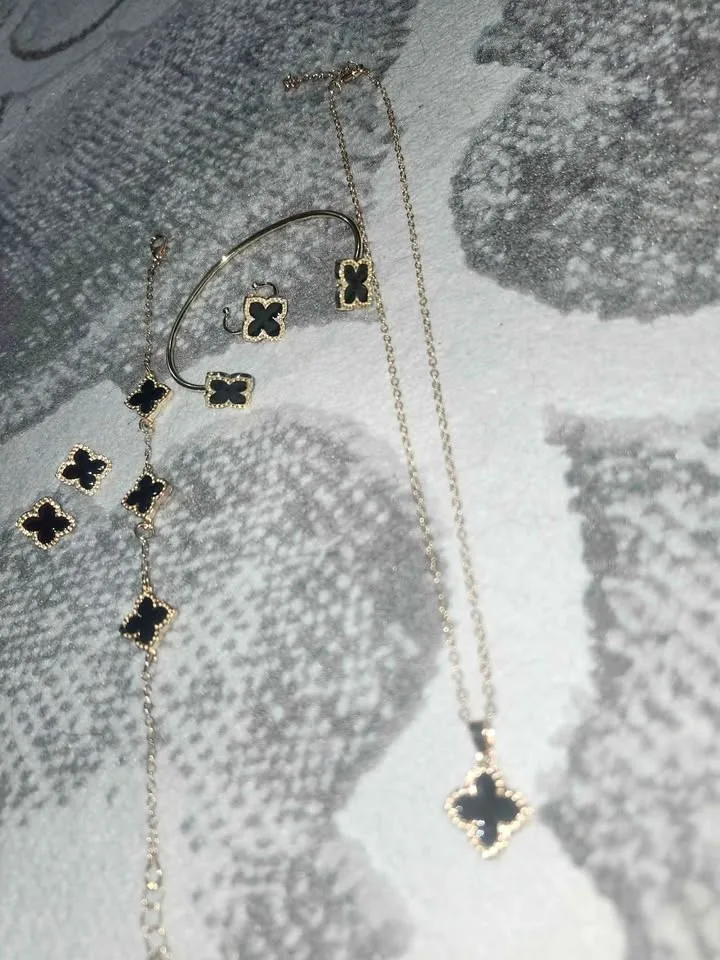 ✨ 6 Pcs Four-Leaf Clover Jewelry Set for Women ✨