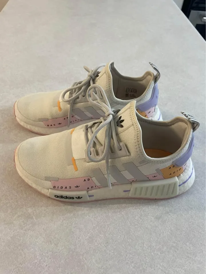 Women’s Adidas NMD r1 Crystal White Clear Pink - Size 6.5 image indicator(2)