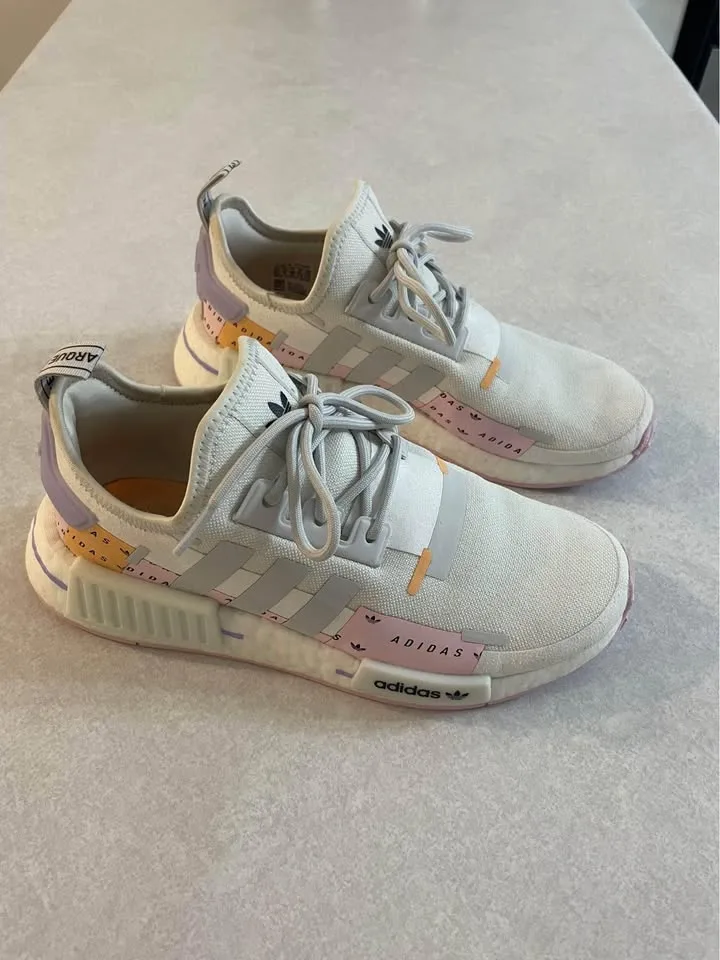 Women’s Adidas NMD r1 Crystal White Clear Pink - Size 6.5 image indicator(3)