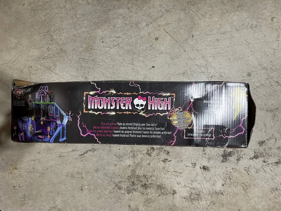 Monster High Freaky Fusion Catacombs Playset - New Sealed image indicator(7)