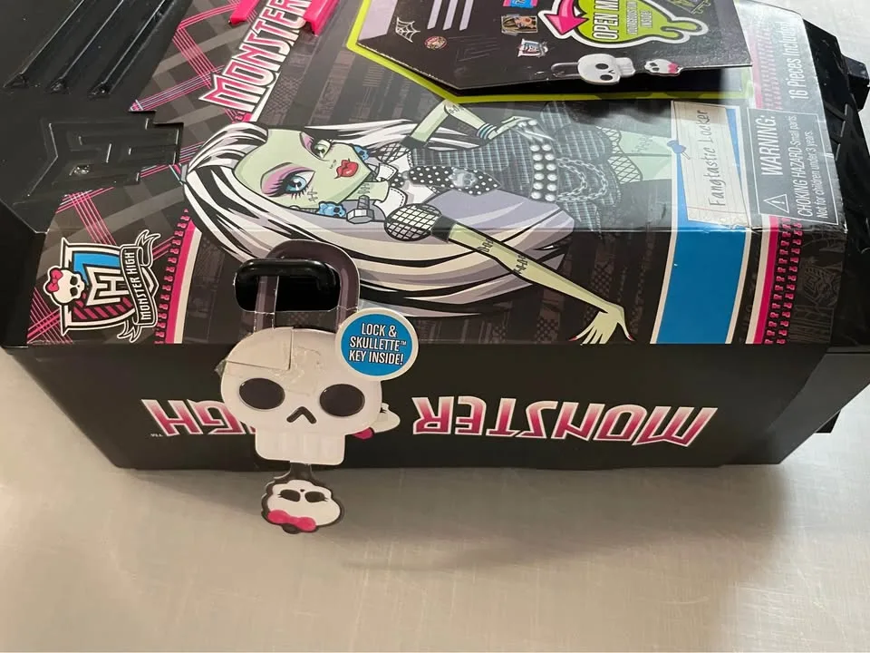 Monster High Frankie Stein Fangtastic Locker 2012 NIB image indicator(3)