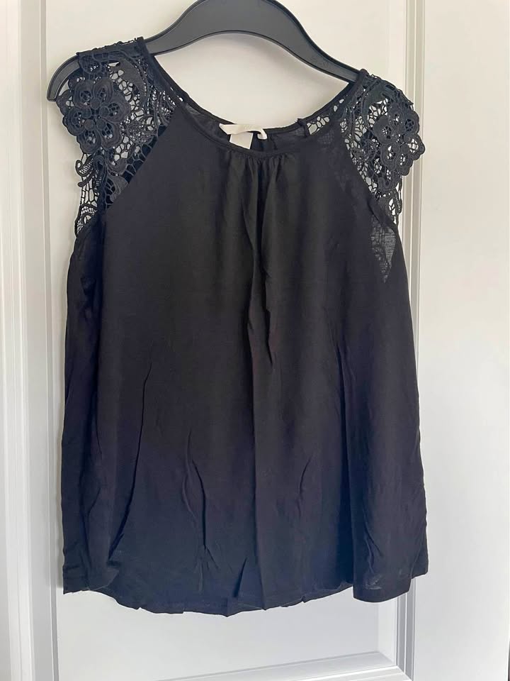 H&M+ JERSEY TOP WITH LACE