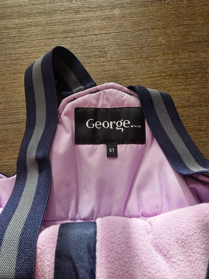 🧣❄️ Mismatched Snowsuit – Great Condition & Super Warm! ❄️🧤 image indicator(4)