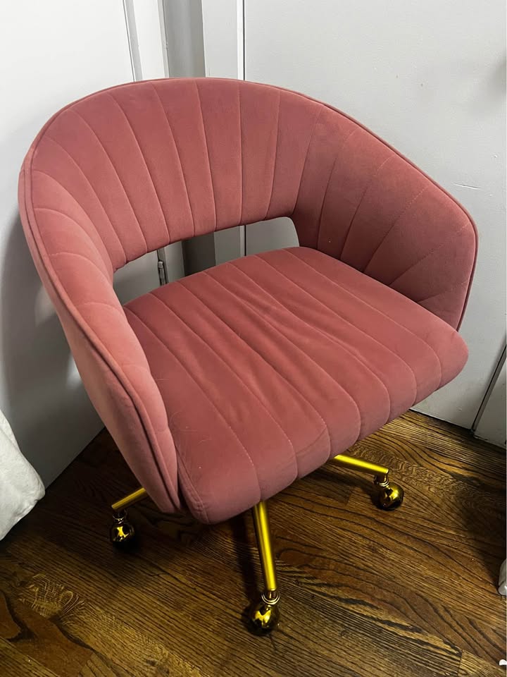 Pink chair/sofa - photo 3