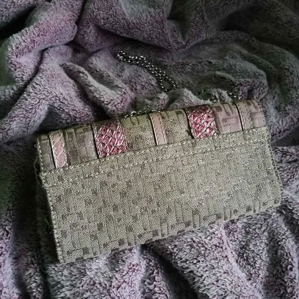 Guess Pink and Magenta Clutch Bag image indicator(2)