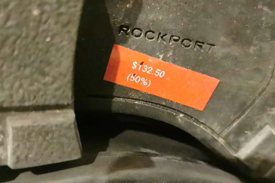 Rockport Women's 6.5 Wide Calf Waterproof Leather Boots image indicator(8)