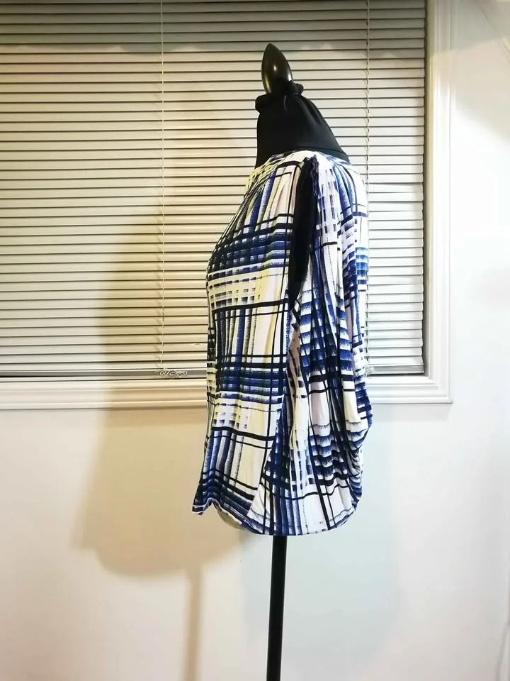 XS S Asymmetric Sleeveless Contemporary Blouse image indicator(3)