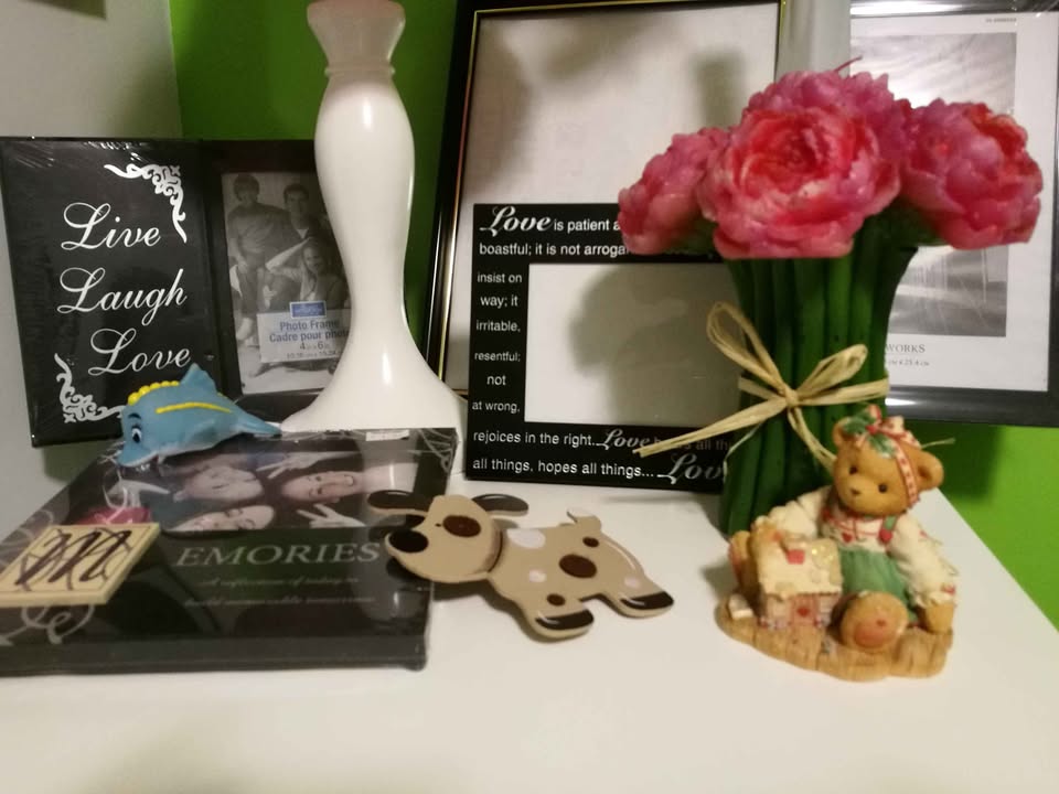 Frames & Orchid Decor Left - photo 3