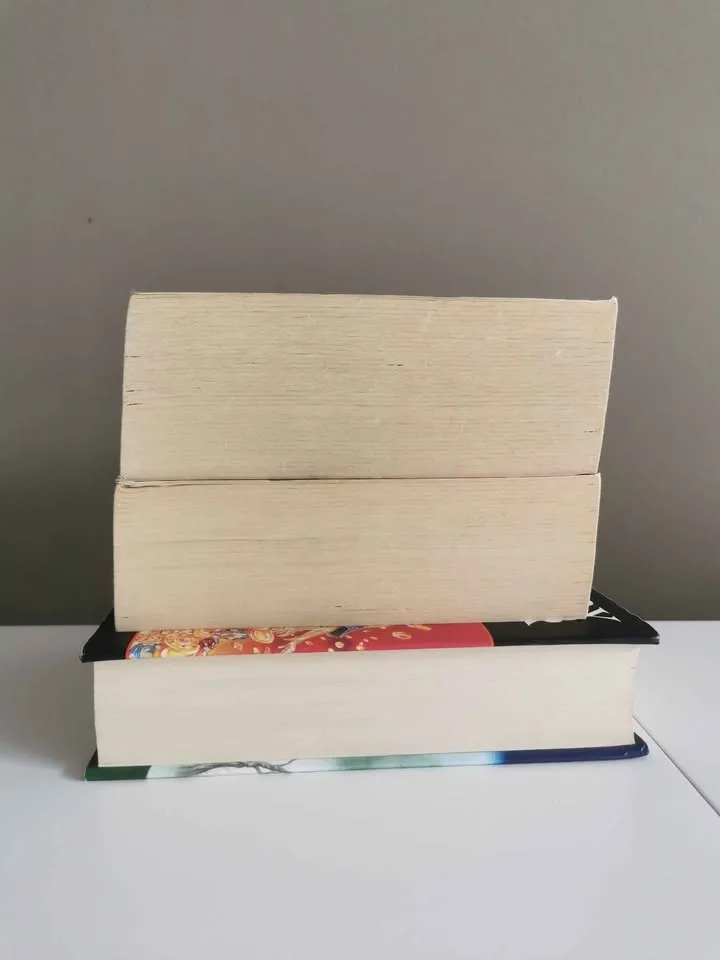 3 Harry Potter Books image indicator(5)