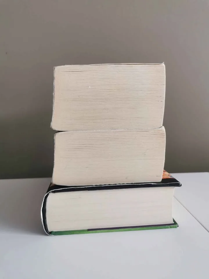 3 Harry Potter Books image indicator(6)