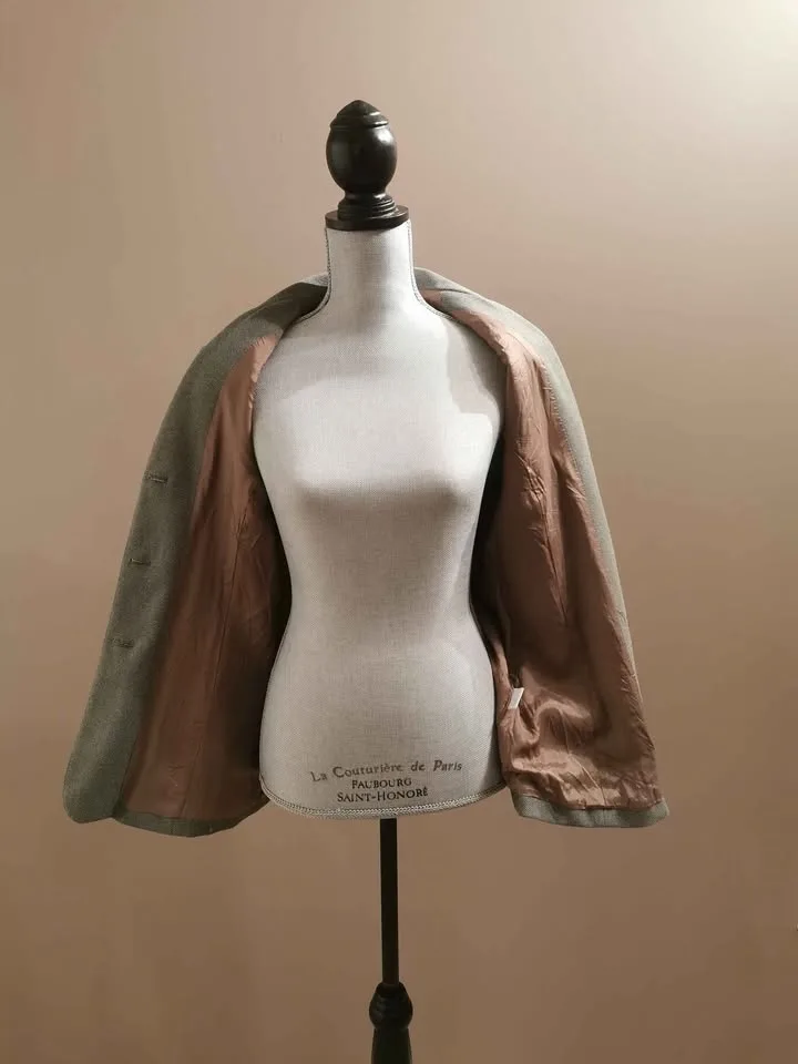 Size 10 Boucle Grey Blazer image indicator(7)