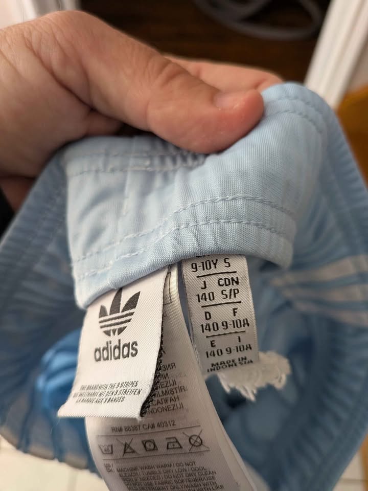 Kids Adidas Tracksuit Size 9-10 - photo 2