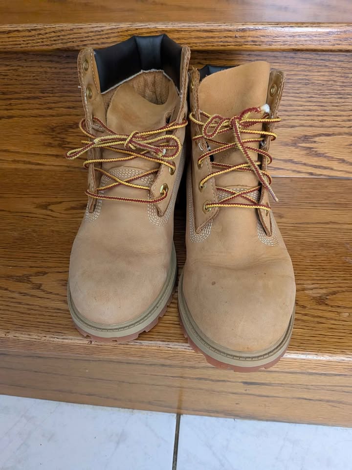 Timberland Boots Size 6 - photo 2