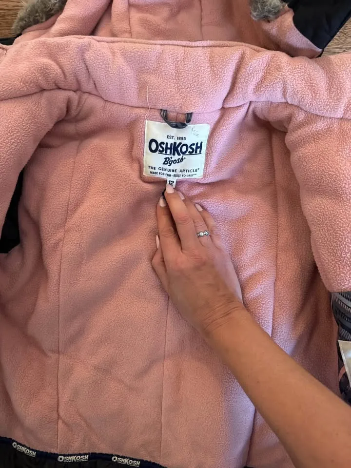 Kids Osh Kosh Snowsuit image indicator(3)