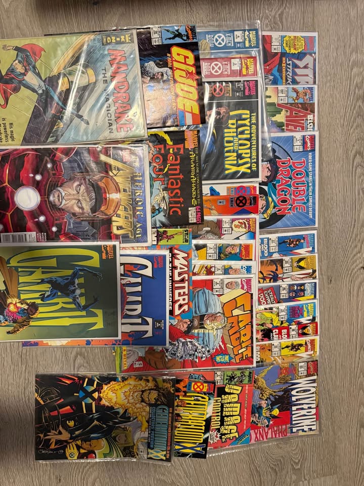 Around 400 comics - photo 4