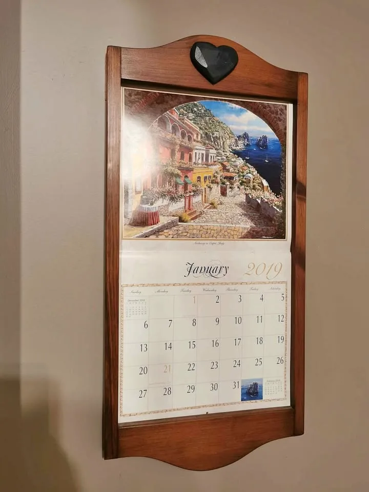 Solid Wood Calendar Frame thumbnail