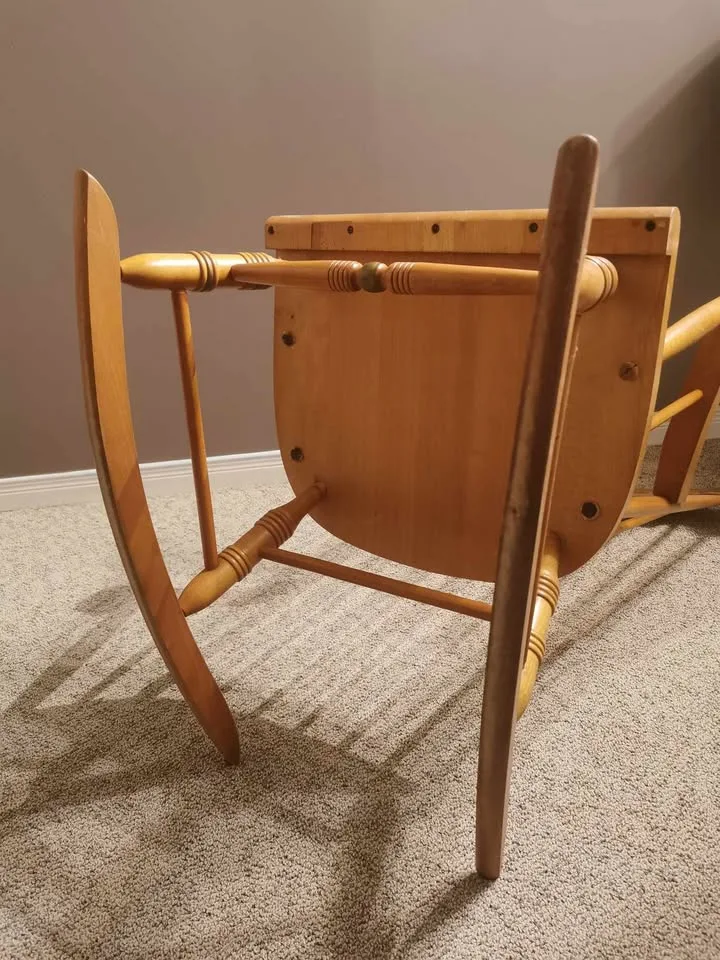 Solid Wood Rocking Chair Gold Stenciling image indicator(5)