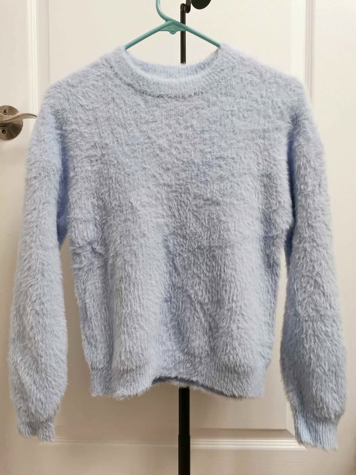 NWT Fuzzy Sweater XS or Youth 12 Light Blue