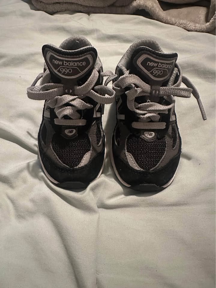 New Balance 990 V6 Toddler size 7C - photo 2