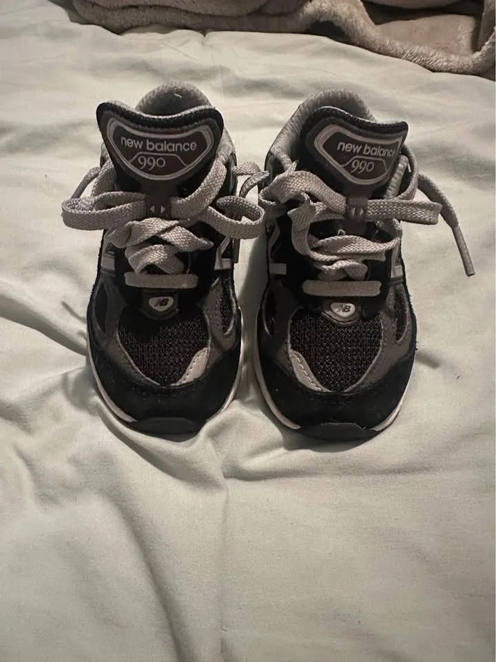 New Balance 990 V6 Toddler size 7C image indicator(2)