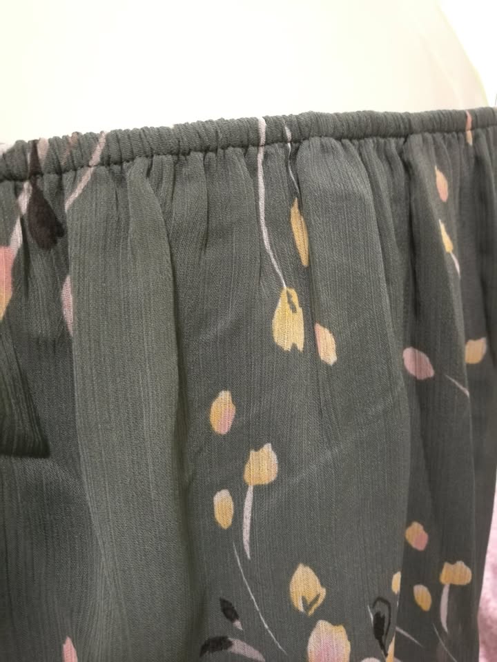 NWT xxs WHBM Green Floral Blouse - photo 4