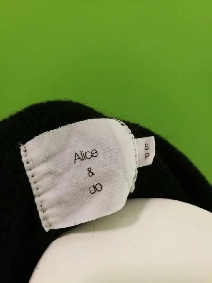 S Urban Outfitters Alice & UO Cropped Sweater image indicator(4)