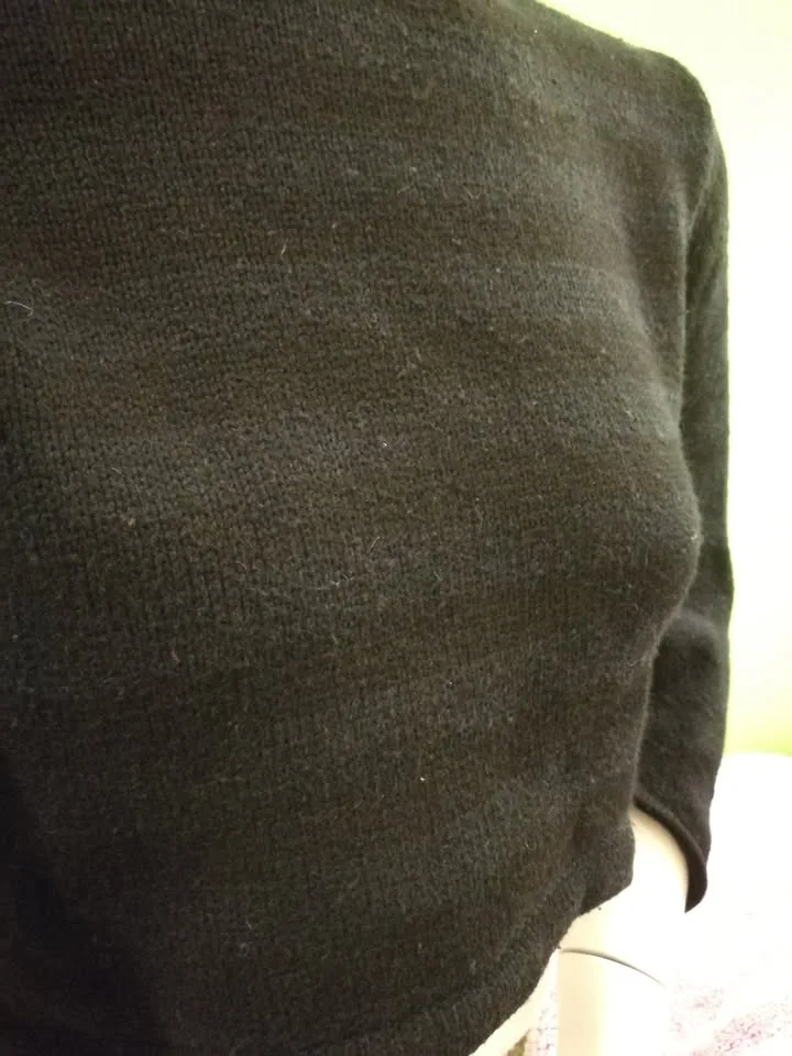 S Urban Outfitters Alice & UO Cropped Sweater image indicator(5)