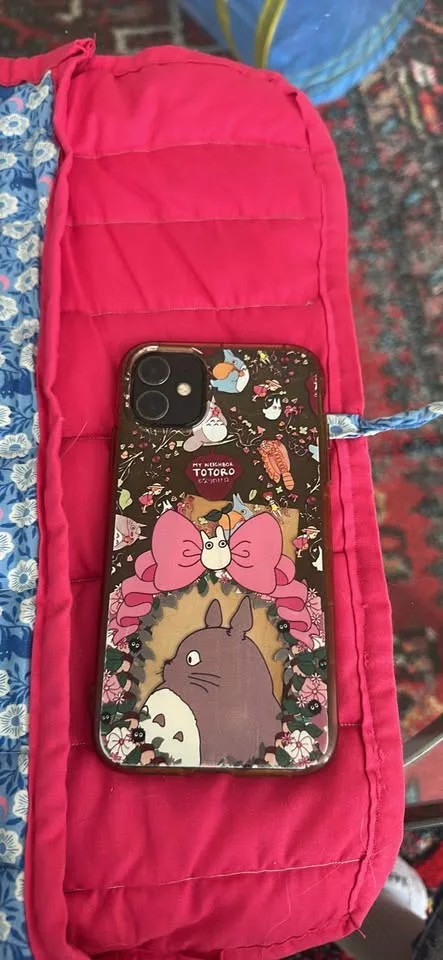 IPhone 11 64GB image indicator(2)