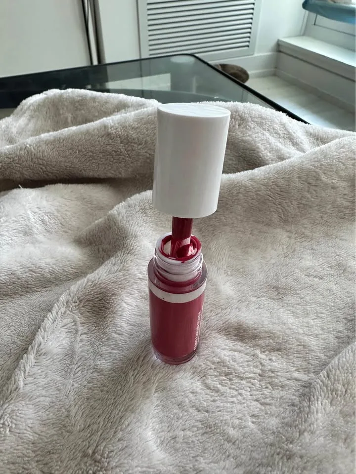 Elf camo liquid blush shade “Berry Well” image indicator(5)