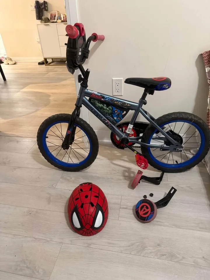 Huffy Marvel Avengers Bike for Boys, Grey/Red, 4-6 years image indicator(4)