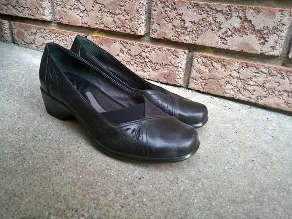 Fits 7 Size 6.5 M Clark's Artisan Dress Shoes