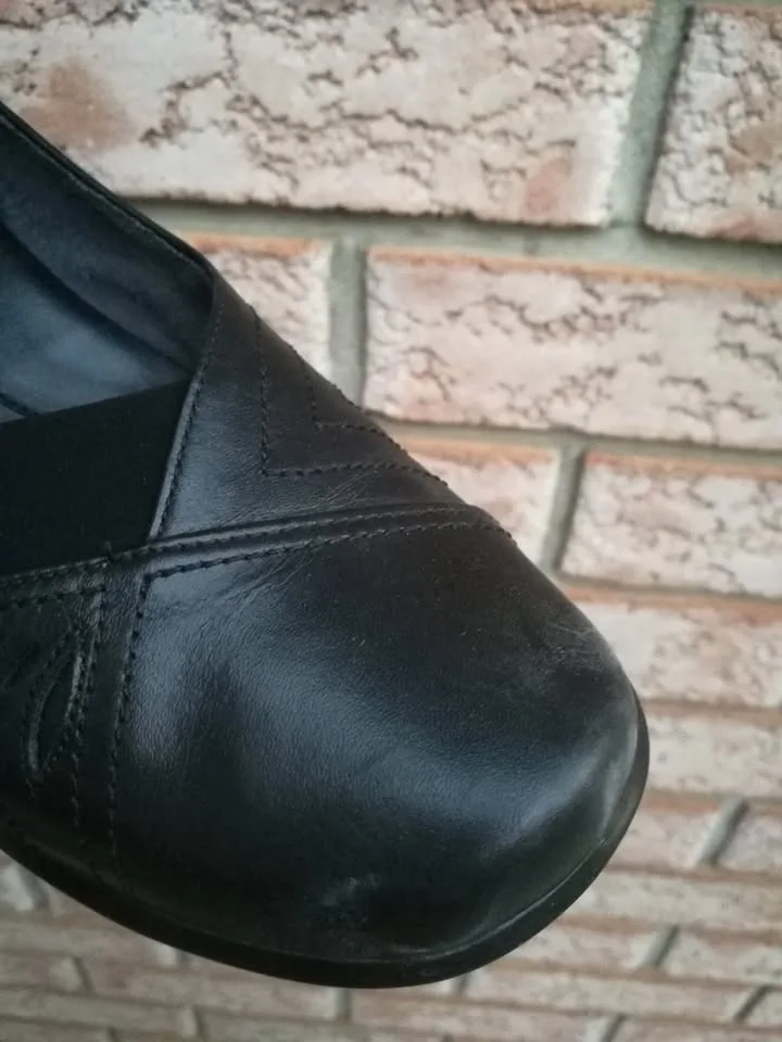 Fits 7 Size 6.5 M Clark's Artisan Dress Shoes image indicator(2)