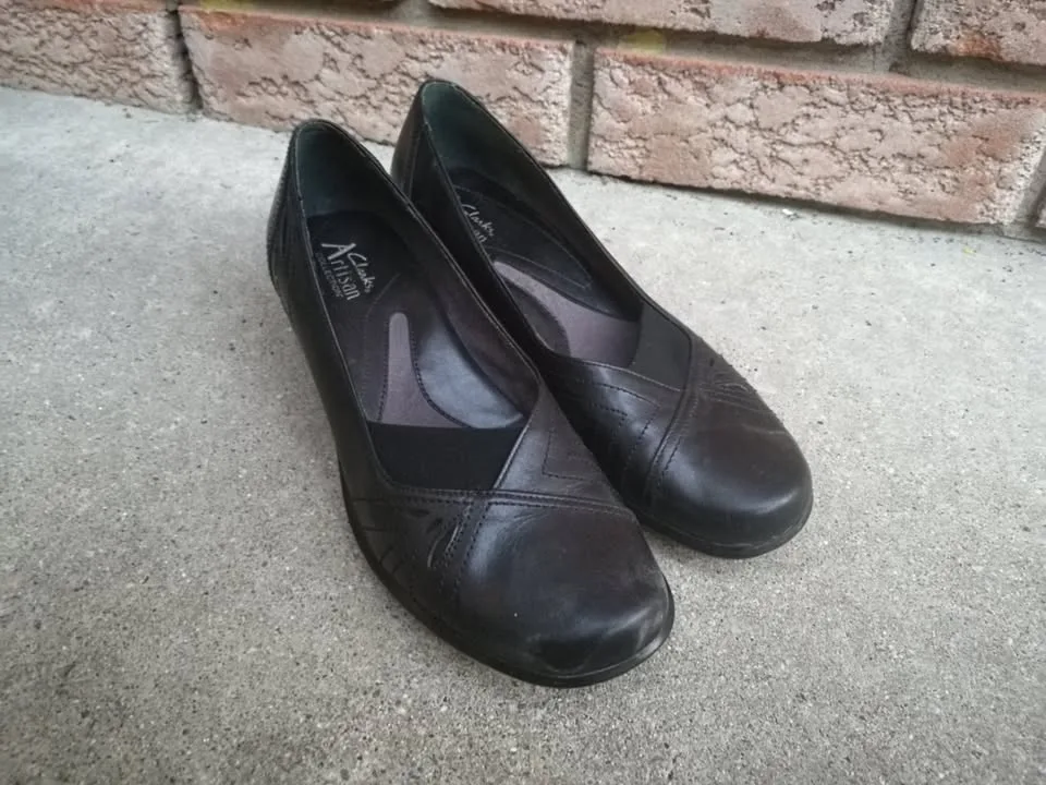 Fits 7 Size 6.5 M Clark's Artisan Dress Shoes image indicator(9)