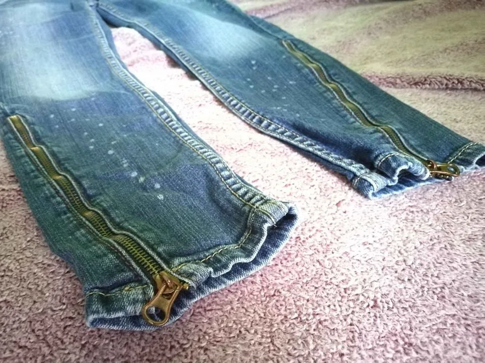 W26/L29 Silver Jeans Unique Zipper Ankle image indicator(4)