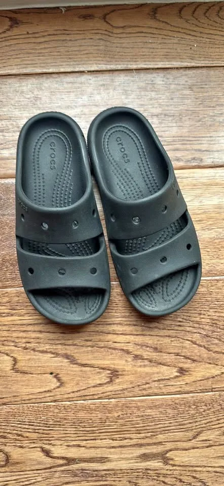 Kids crocs sandals thumbnail