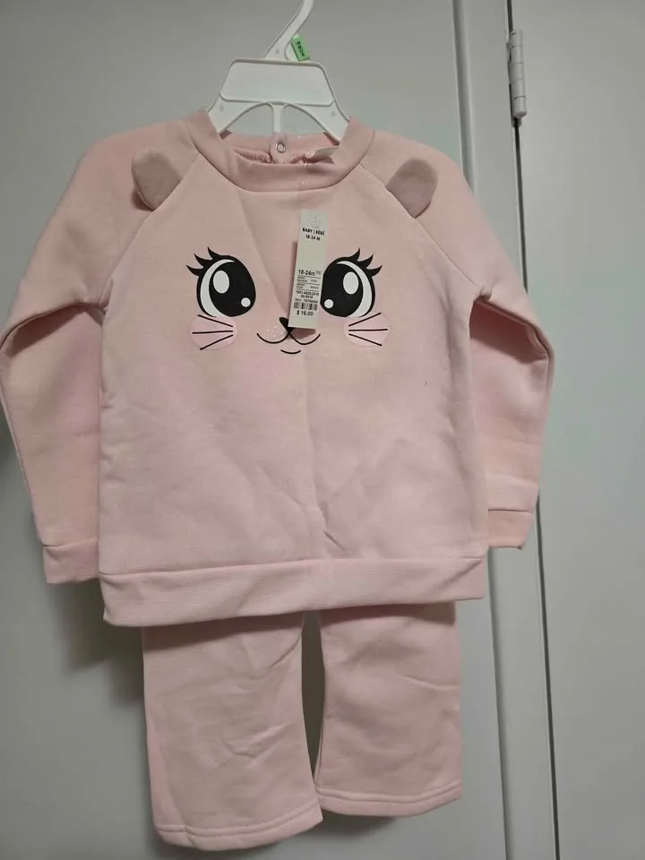 *New* baby girl sweat outfit size 18_24M image indicator(4)