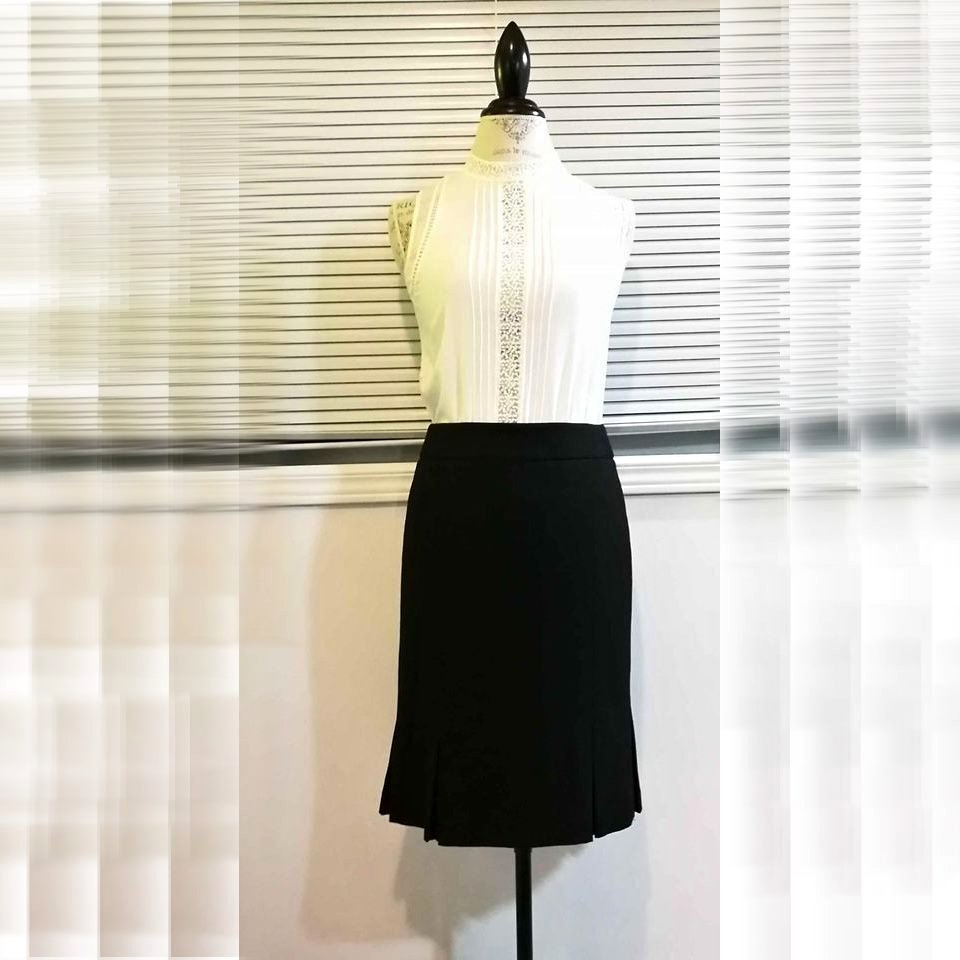 NWOT Nice Office Outfit Size S or 4P