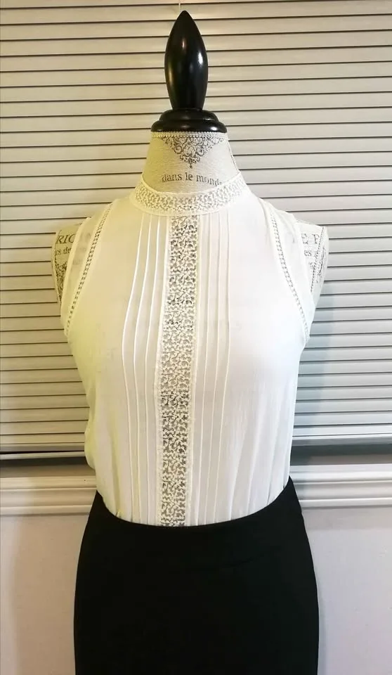 NWOT Nice Office Outfit Size S or 4P image indicator(2)