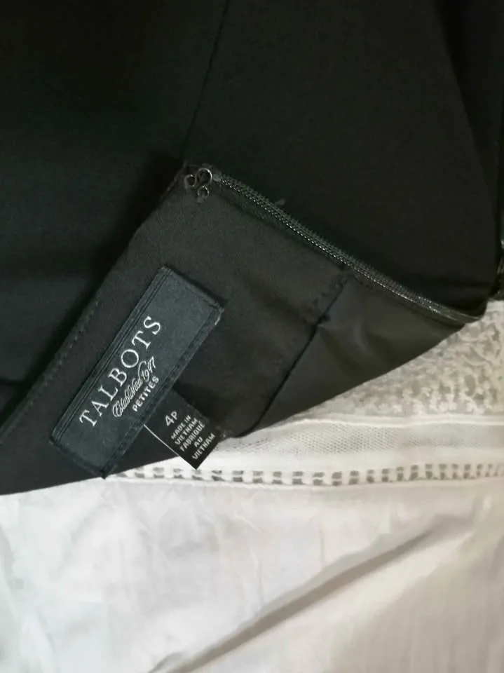 NWOT Nice Office Outfit Size S or 4P image indicator(10)