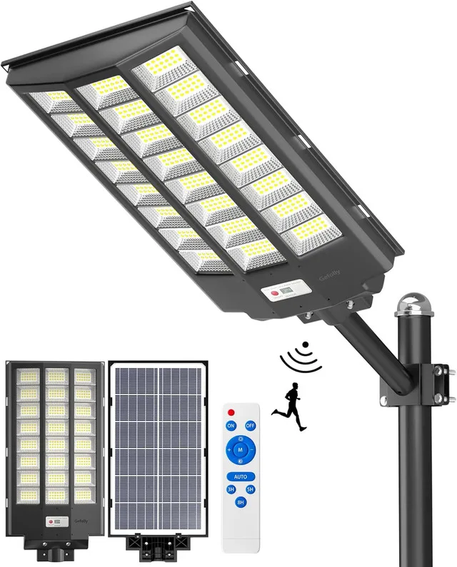 Outdoor Solar Street Light Wide Angle 680000 LM Dusk