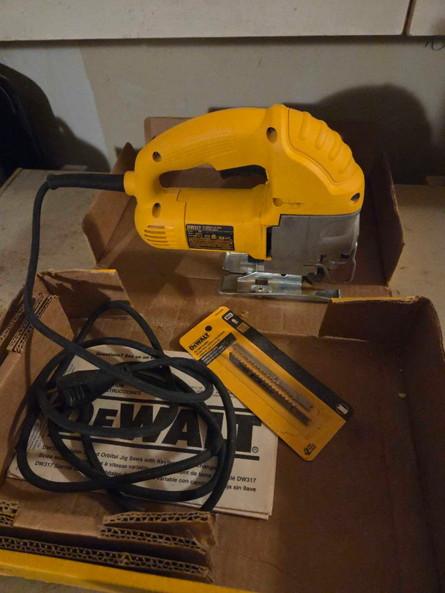 Dewalt DW317 corded jigsaw - photo 3